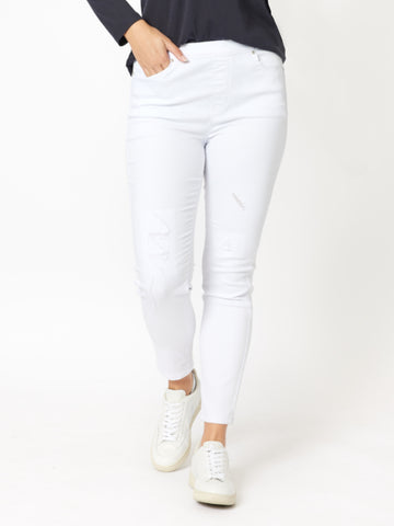 35371 - Distressed Pull On Jean - White