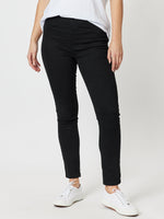 New Yorker Stretch Jean - Black